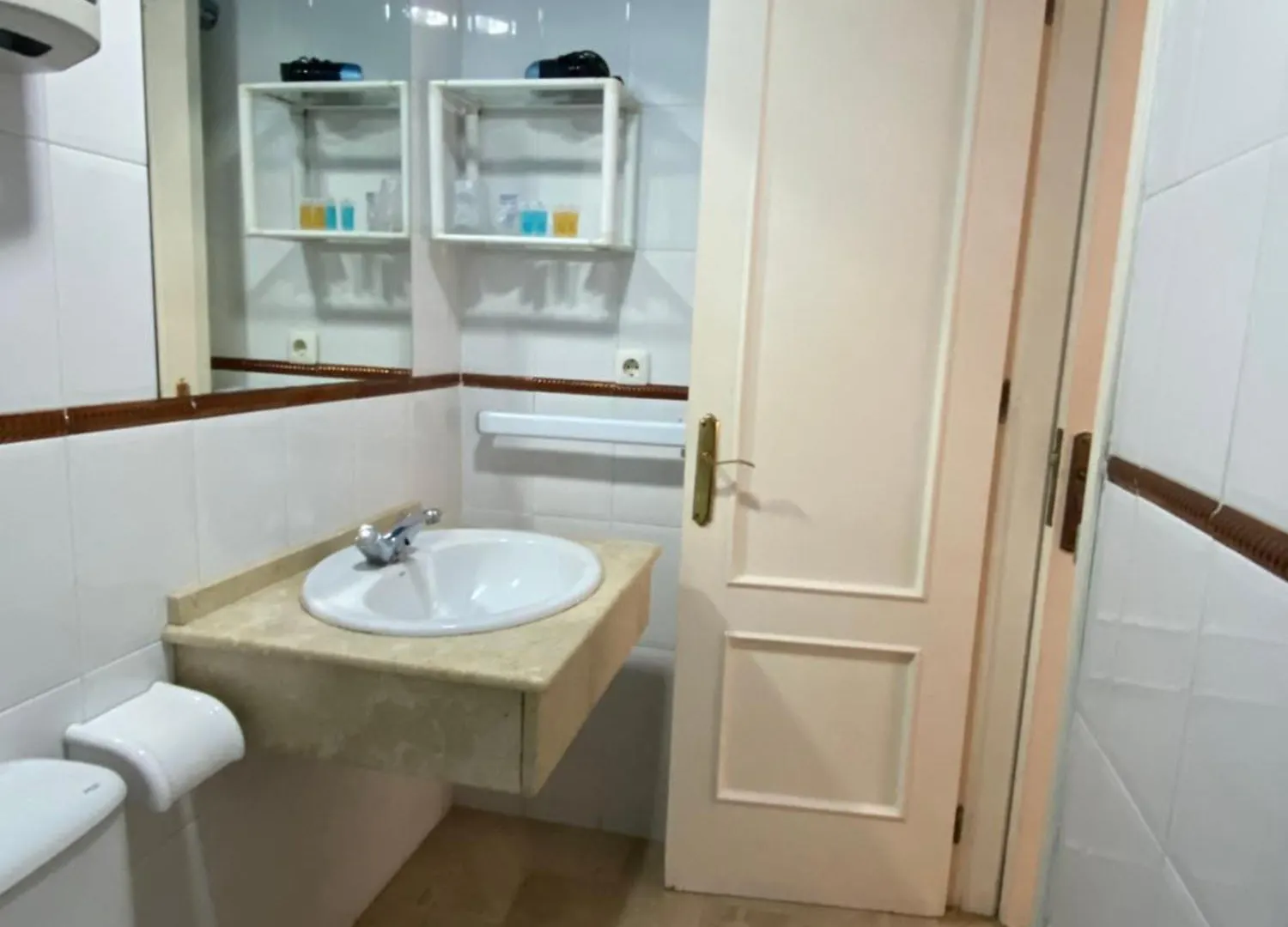 Hostel Hostal Montys Nerja Hiszpania
