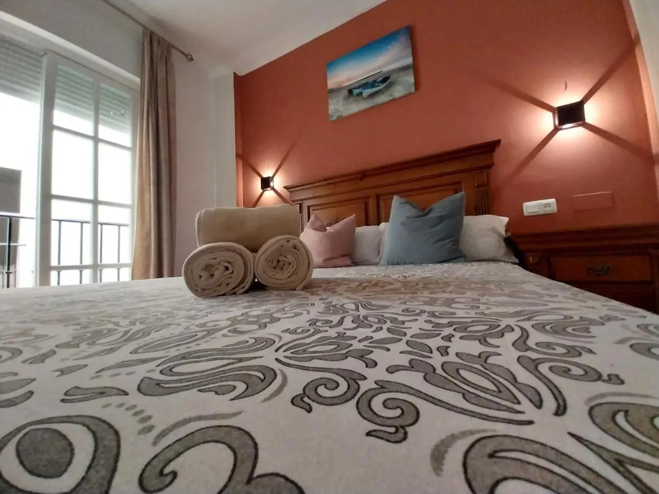 Hostal Montys Nerja 0*,